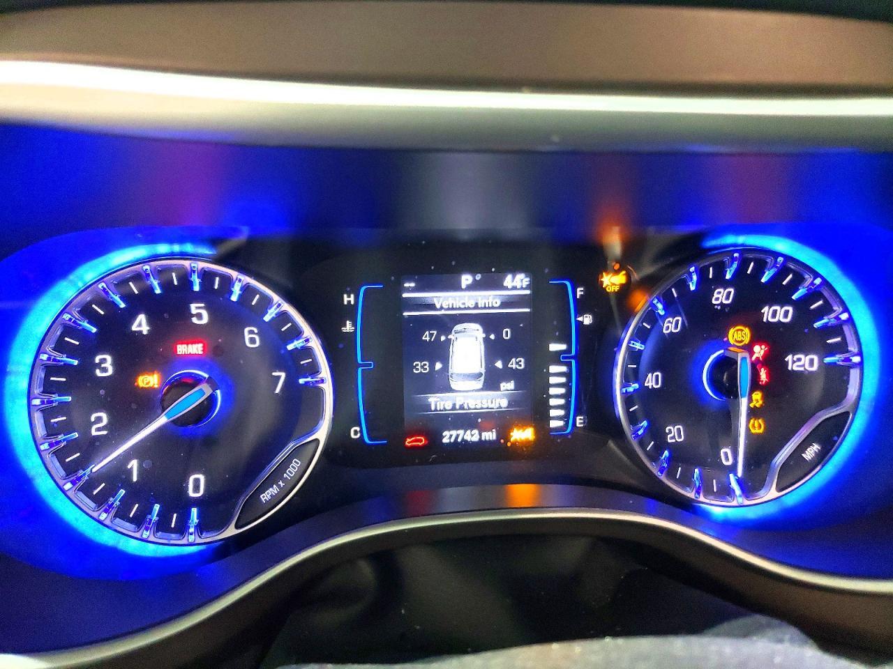 2023 CHRYSLER Voyager