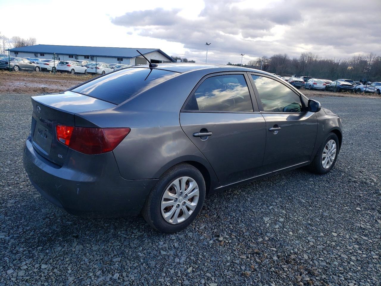 2013 KIA FORTE