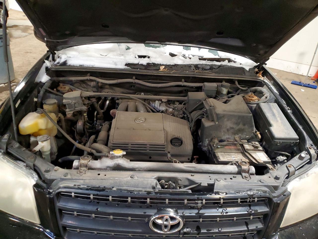2002 TOYOTA HIGHLANDER