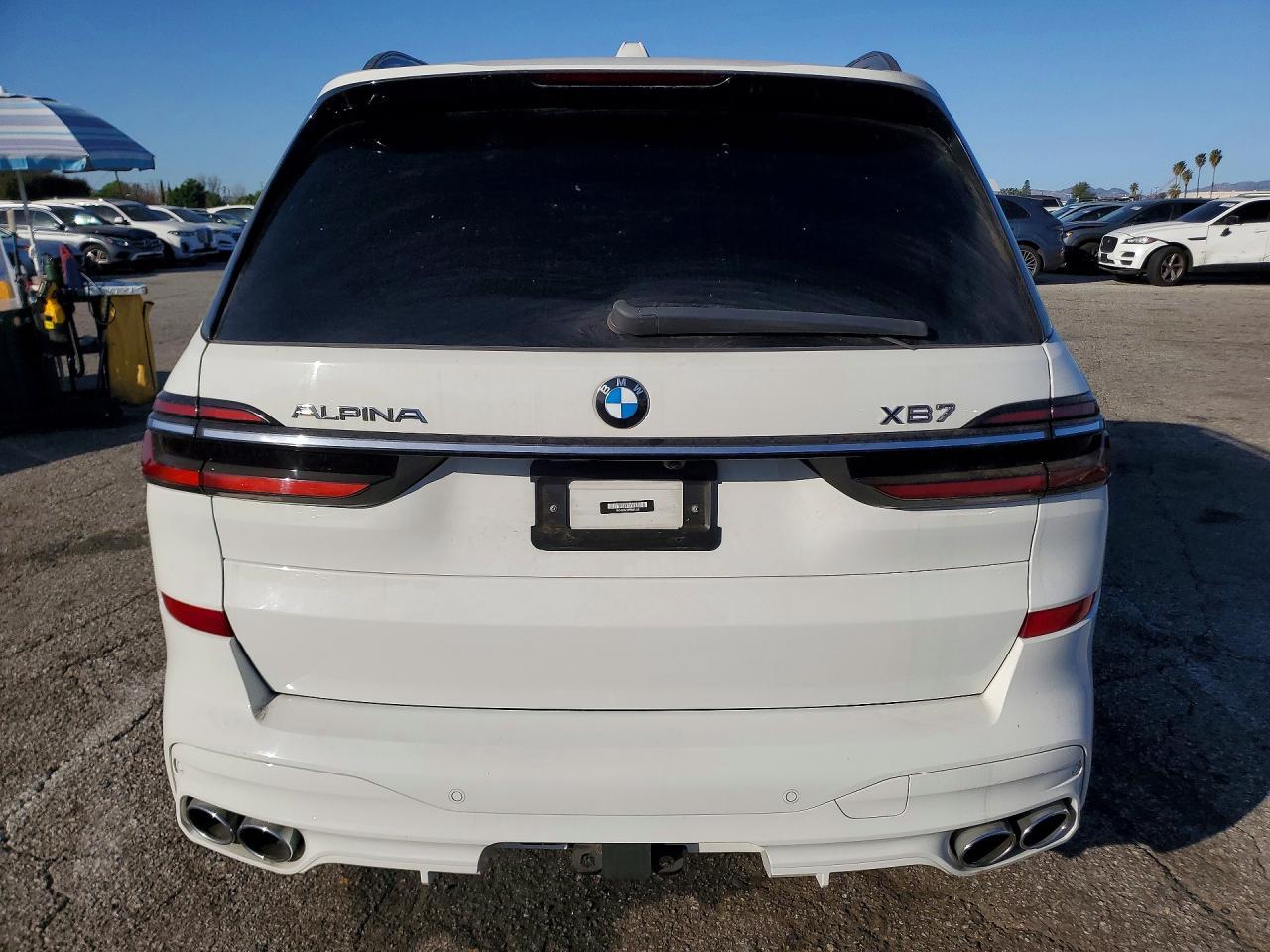 2023 BMW X7