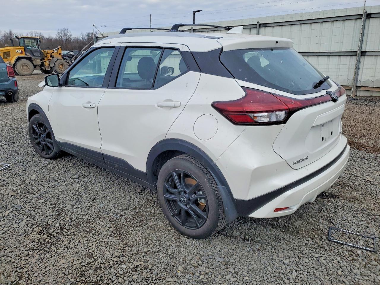 2024 NISSAN KICKS