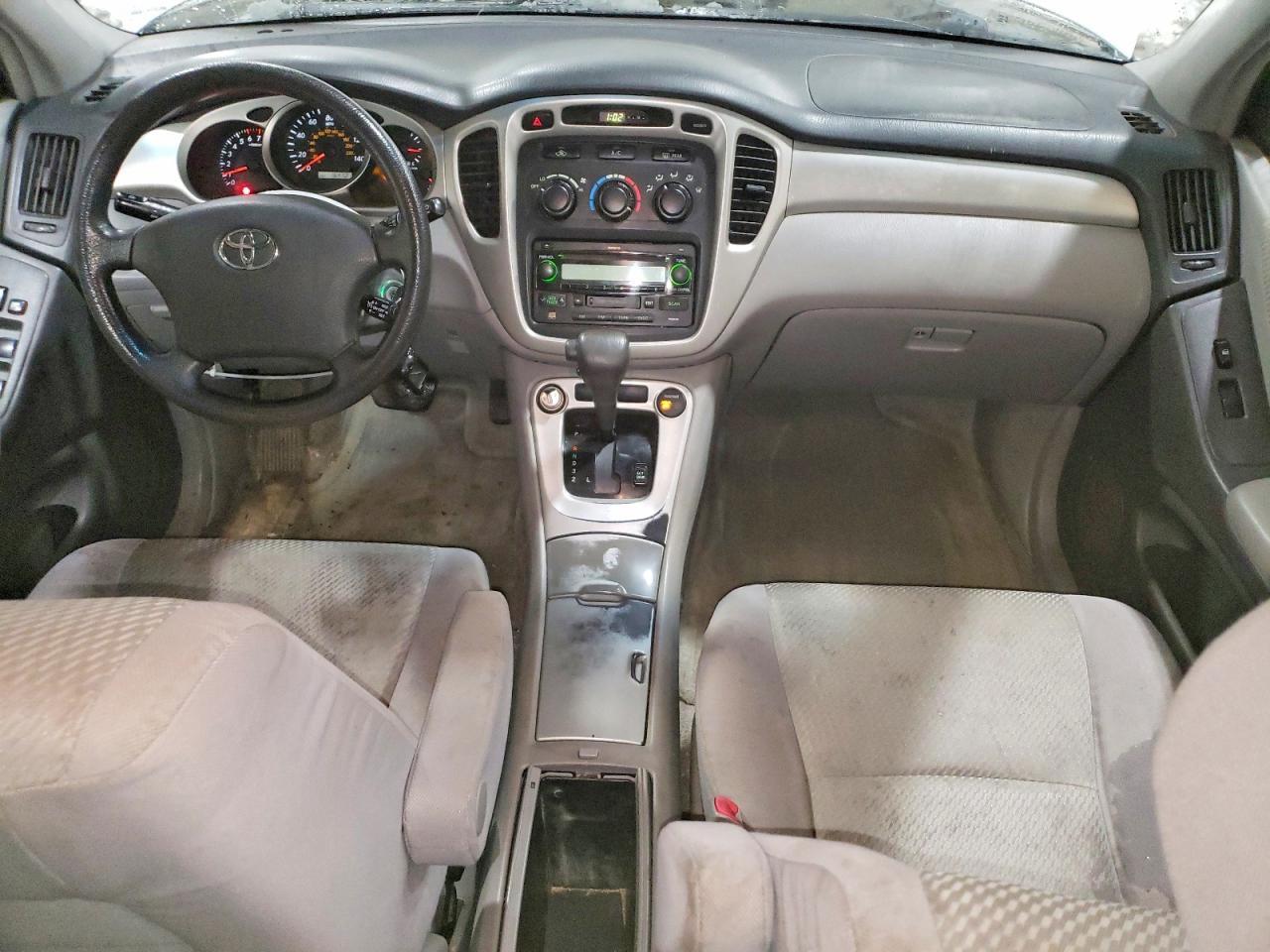 2004 TOYOTA HIGHLANDER
