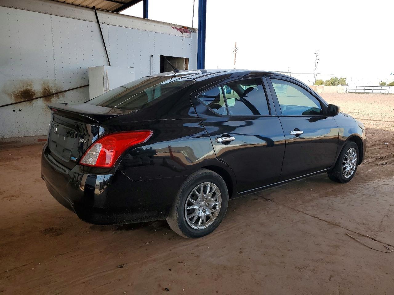 2016 NISSAN VERSA