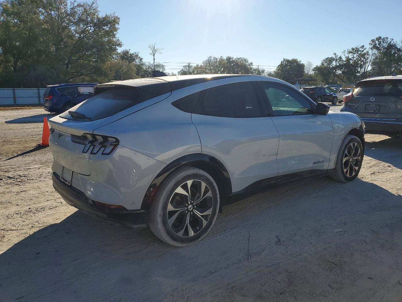 2022 FORD Mustang Mach-E