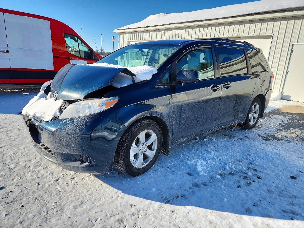 2012 TOYOTA SIENNA