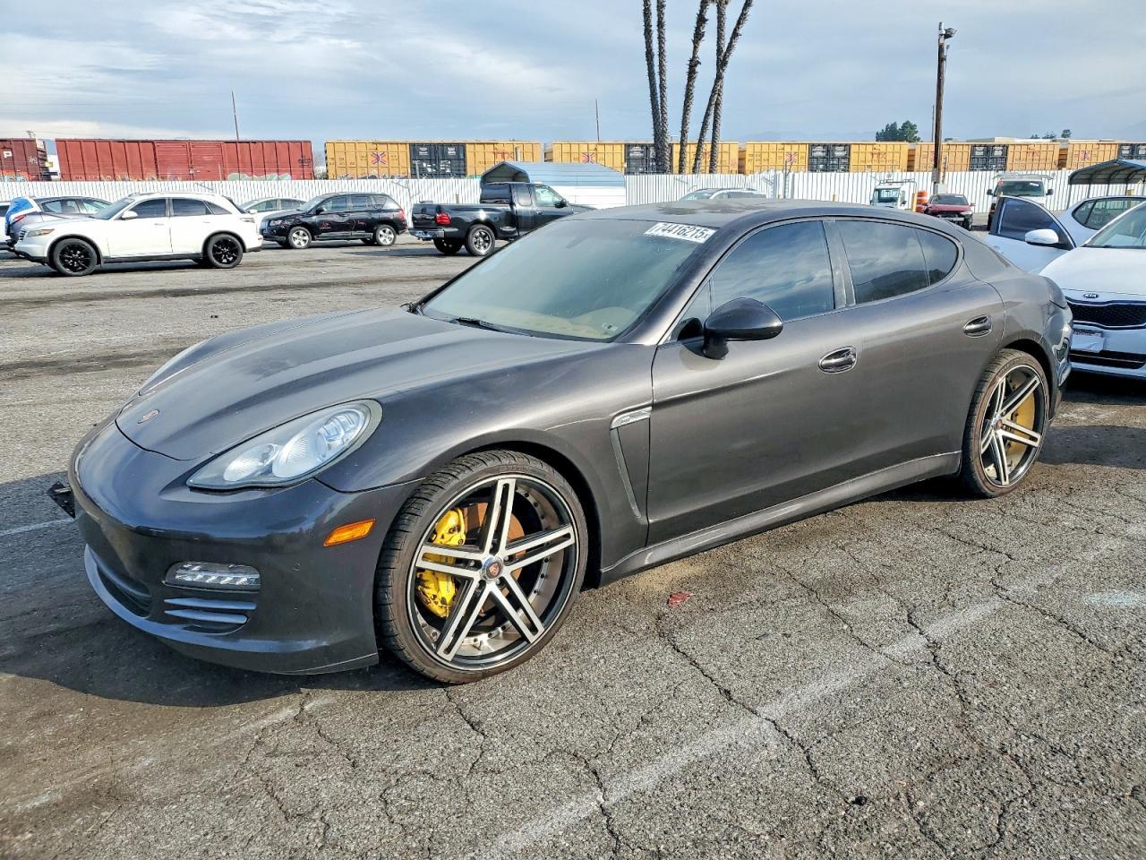 2011 PORSCHE Panamera