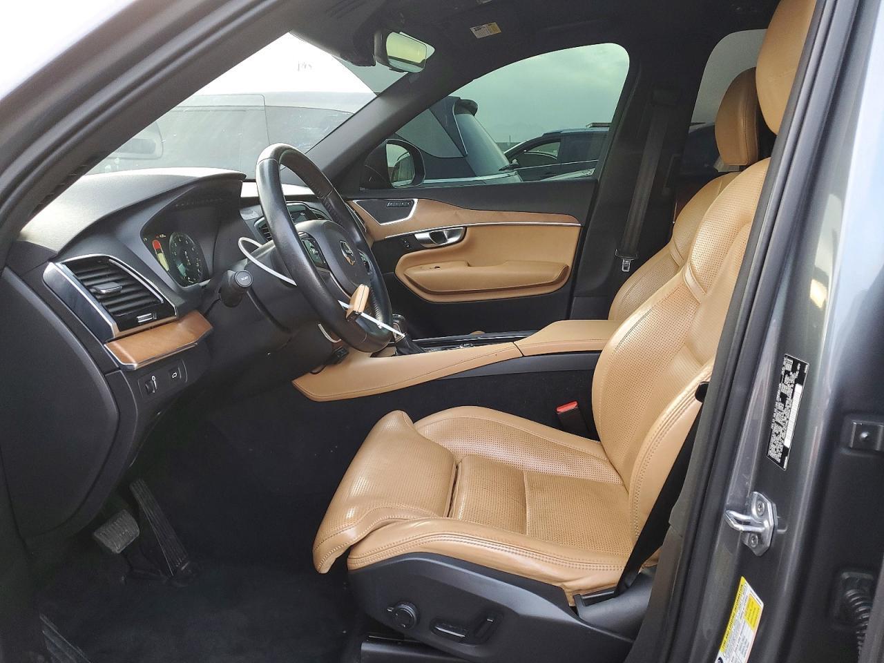 2018 VOLVO XC90