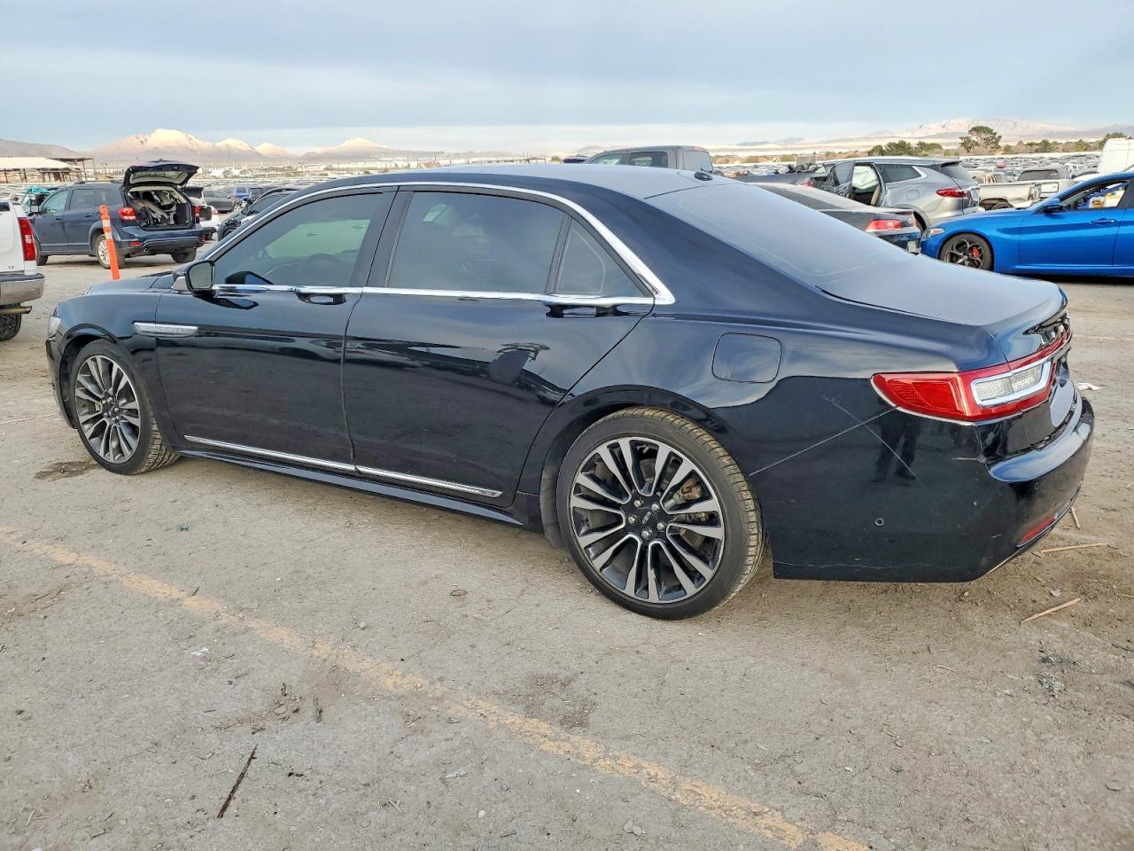 2017 LINCOLN Continental
