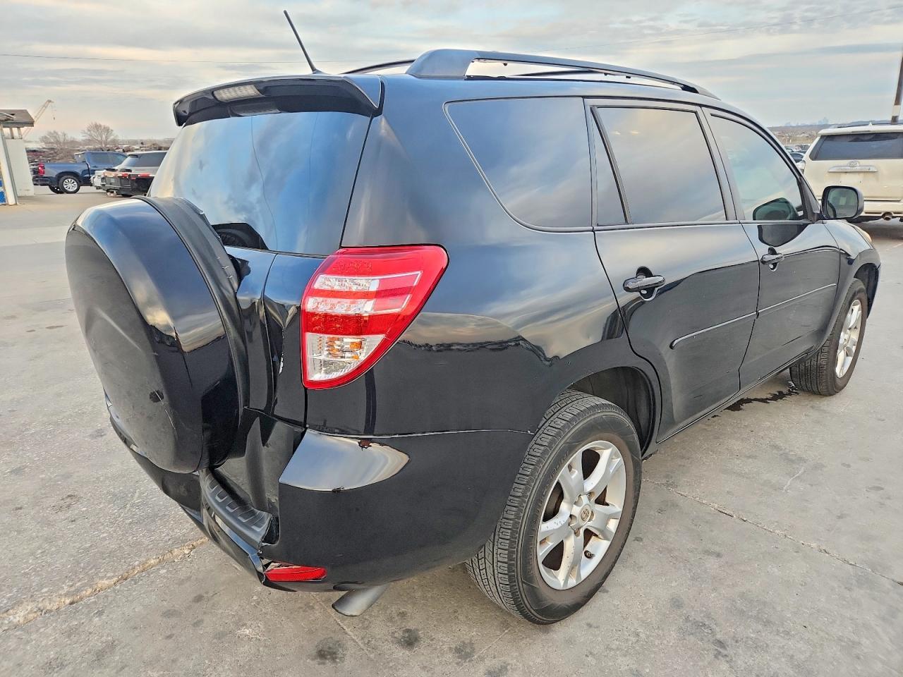 2011 TOYOTA RAV4