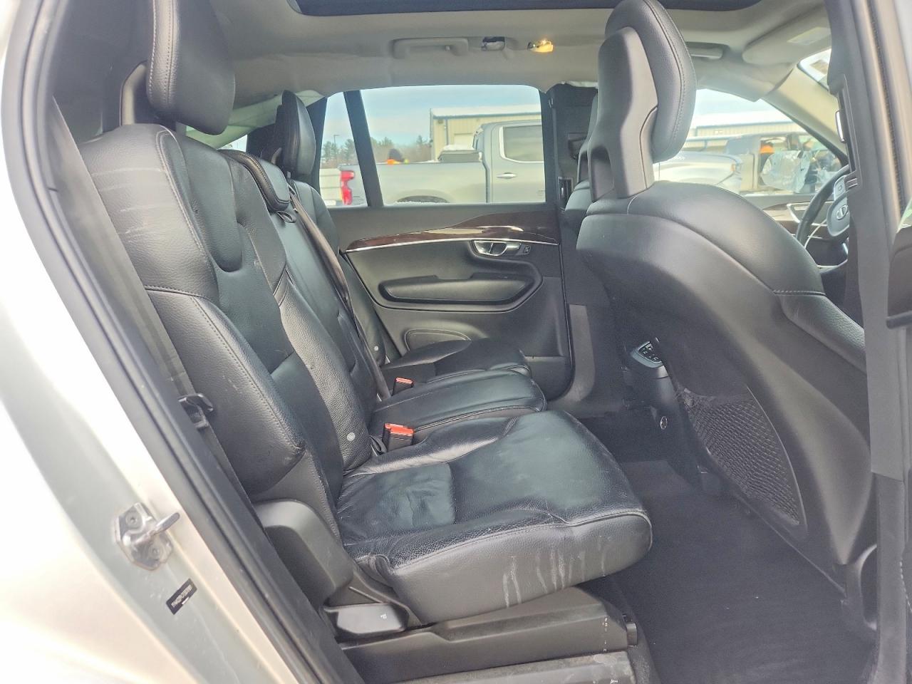 2016 VOLVO XC90