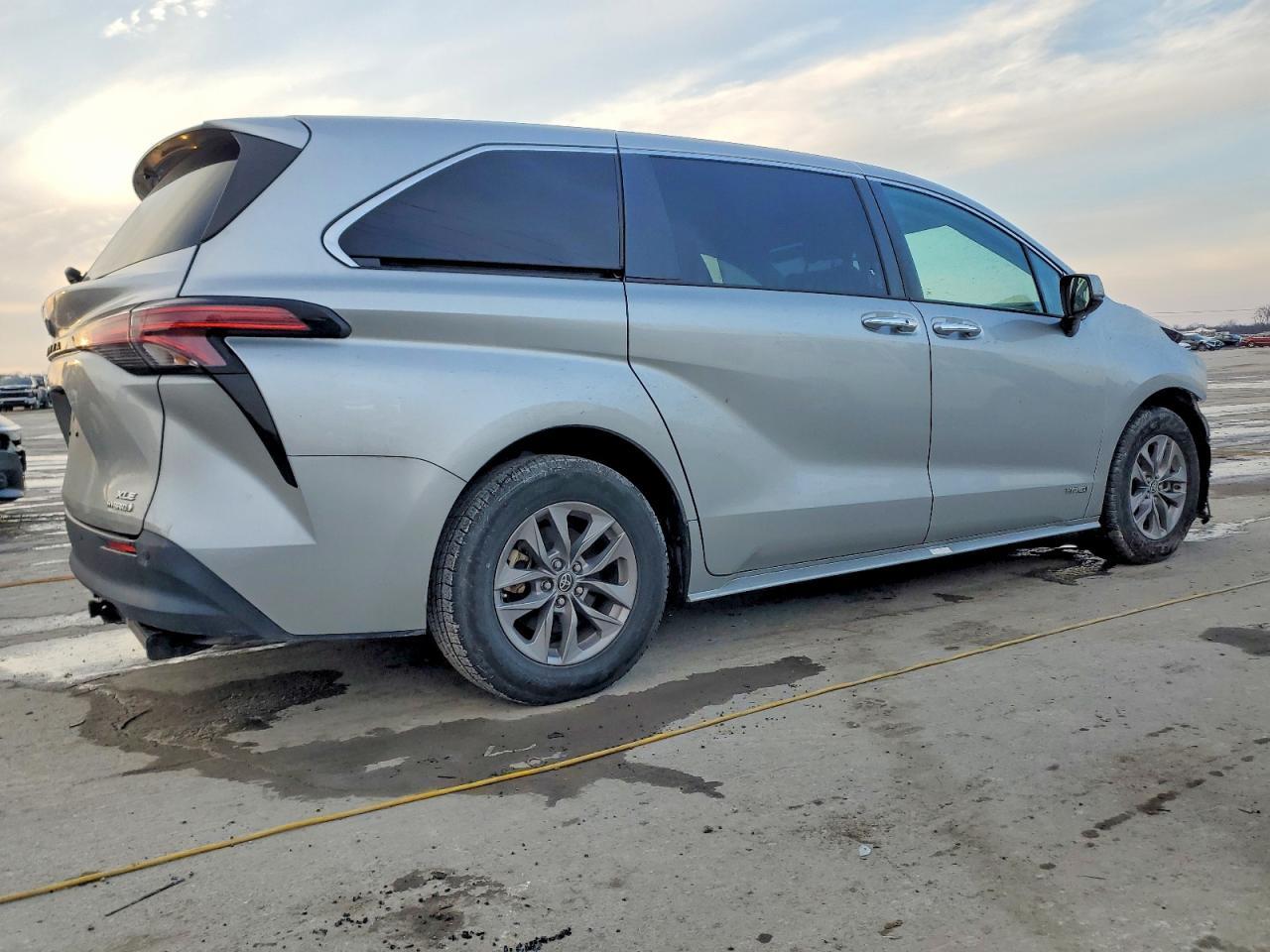 2021 TOYOTA SIENNA