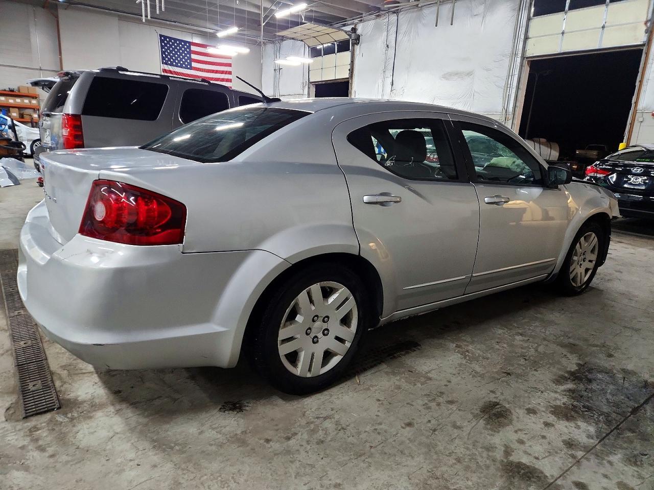 2012 DODGE Avenger