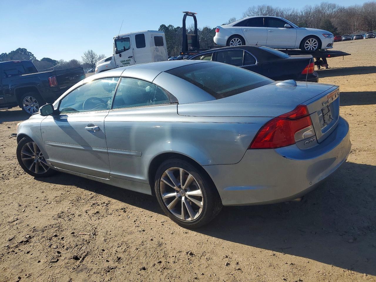 2011 VOLVO C70
