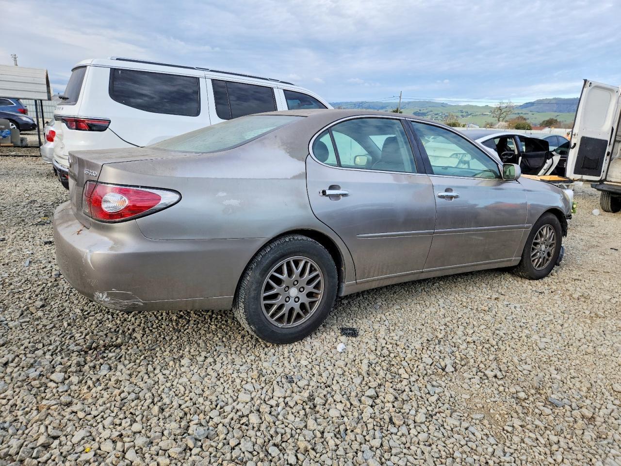 2004 LEXUS ES 330