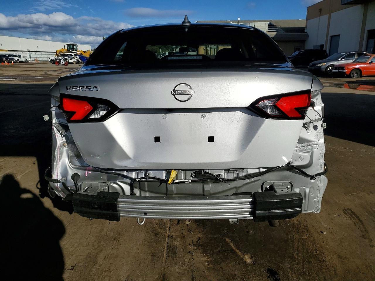 2025 NISSAN VERSA
