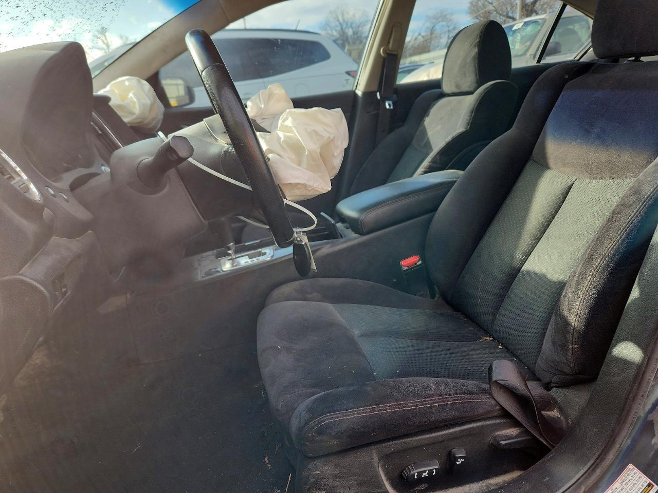 2010 NISSAN Maxima