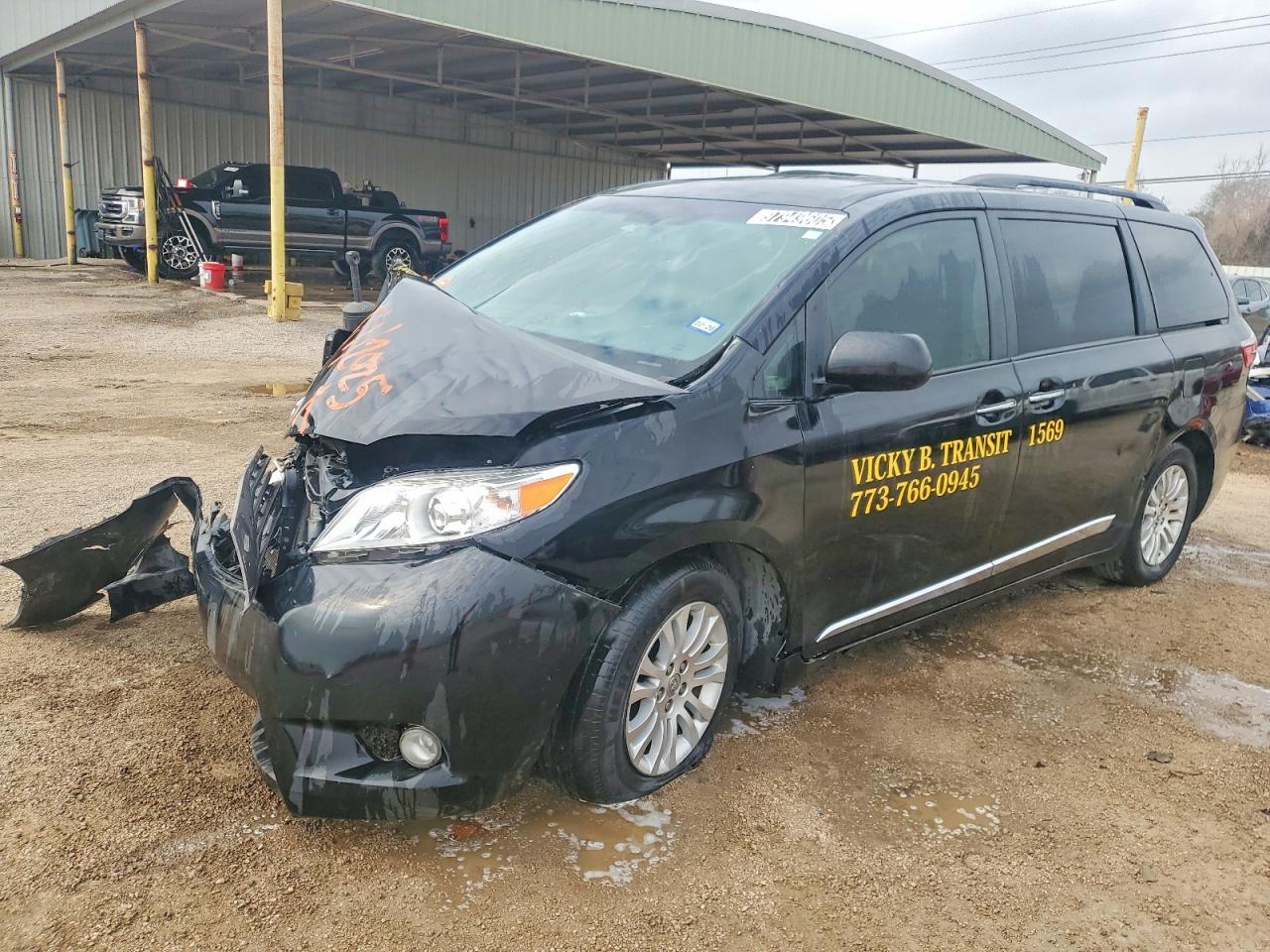 2015 TOYOTA SIENNA