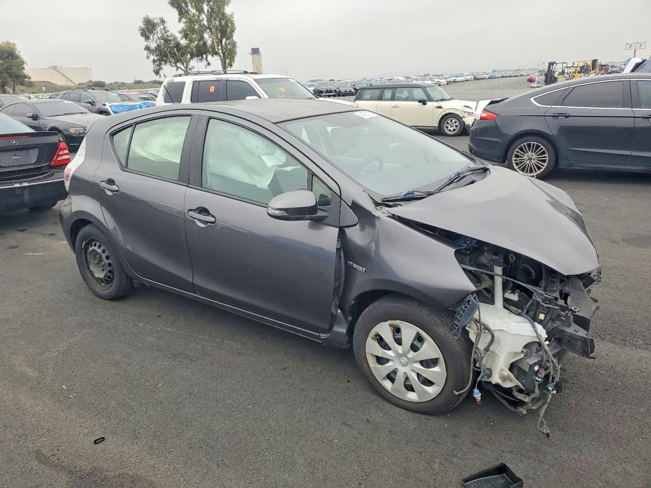 2014 TOYOTA Prius c