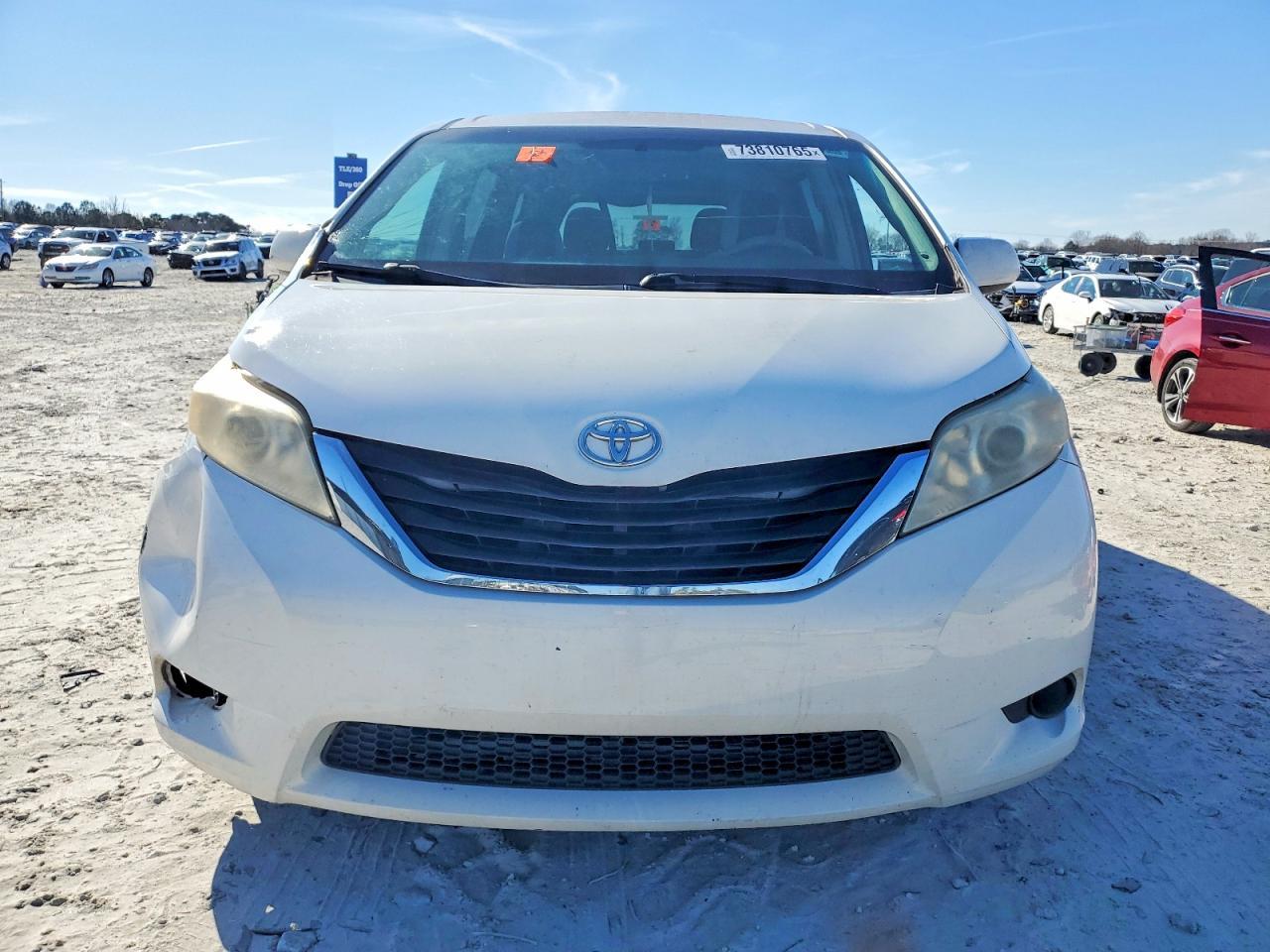 2014 TOYOTA SIENNA