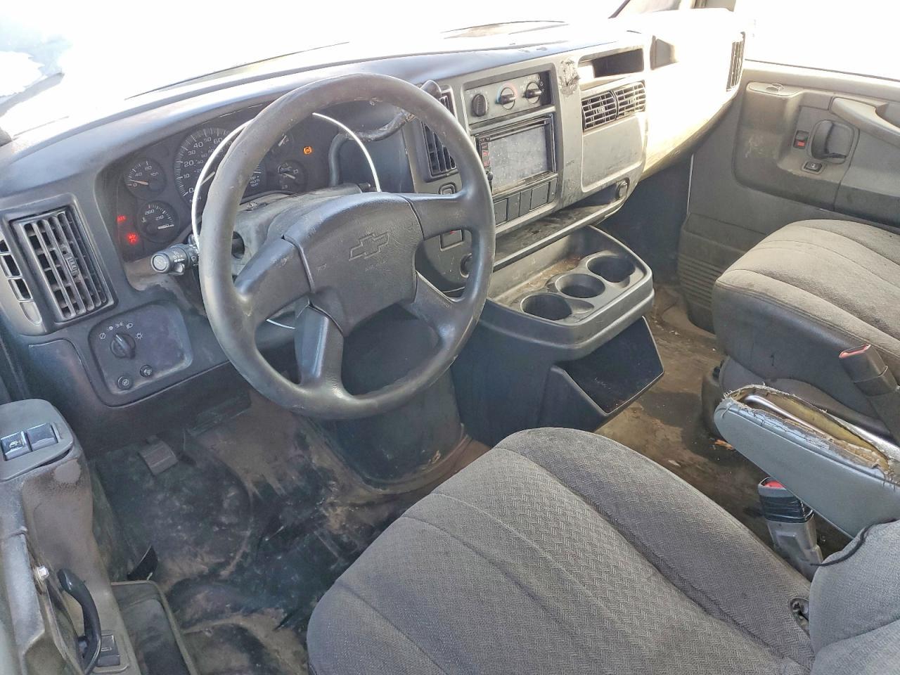 2004 CHEVROLET EXPRESS 2500