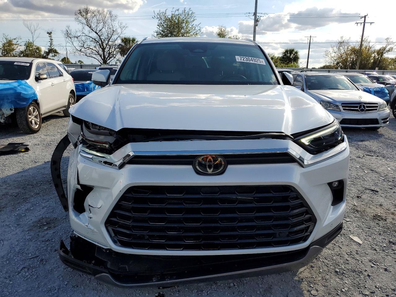 2024 TOYOTA HIGHLANDER