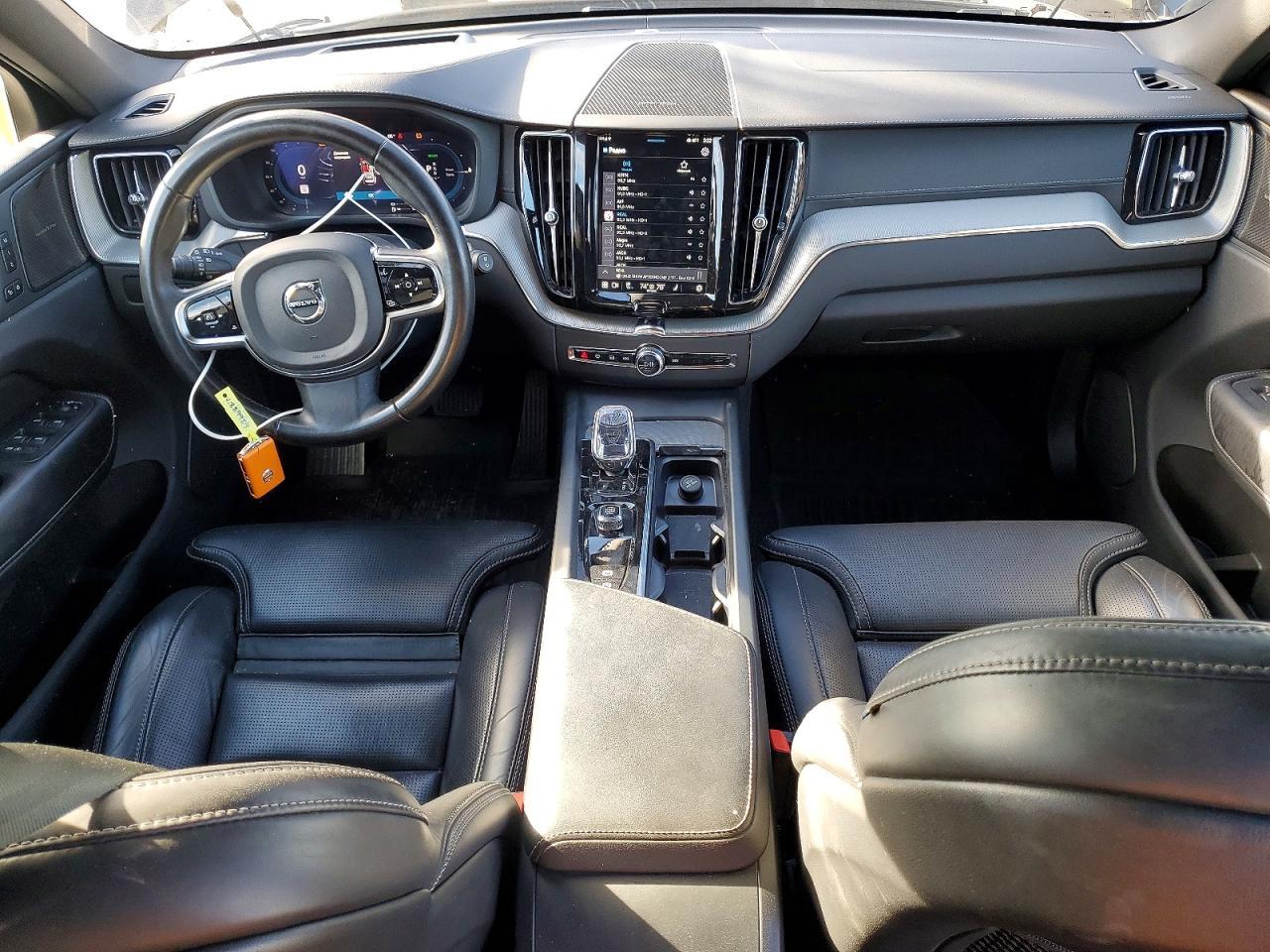 2024 VOLVO XC60