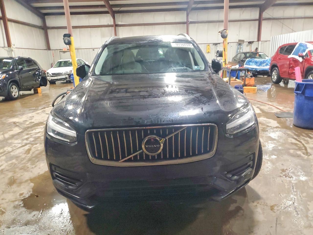 2020 VOLVO XC90