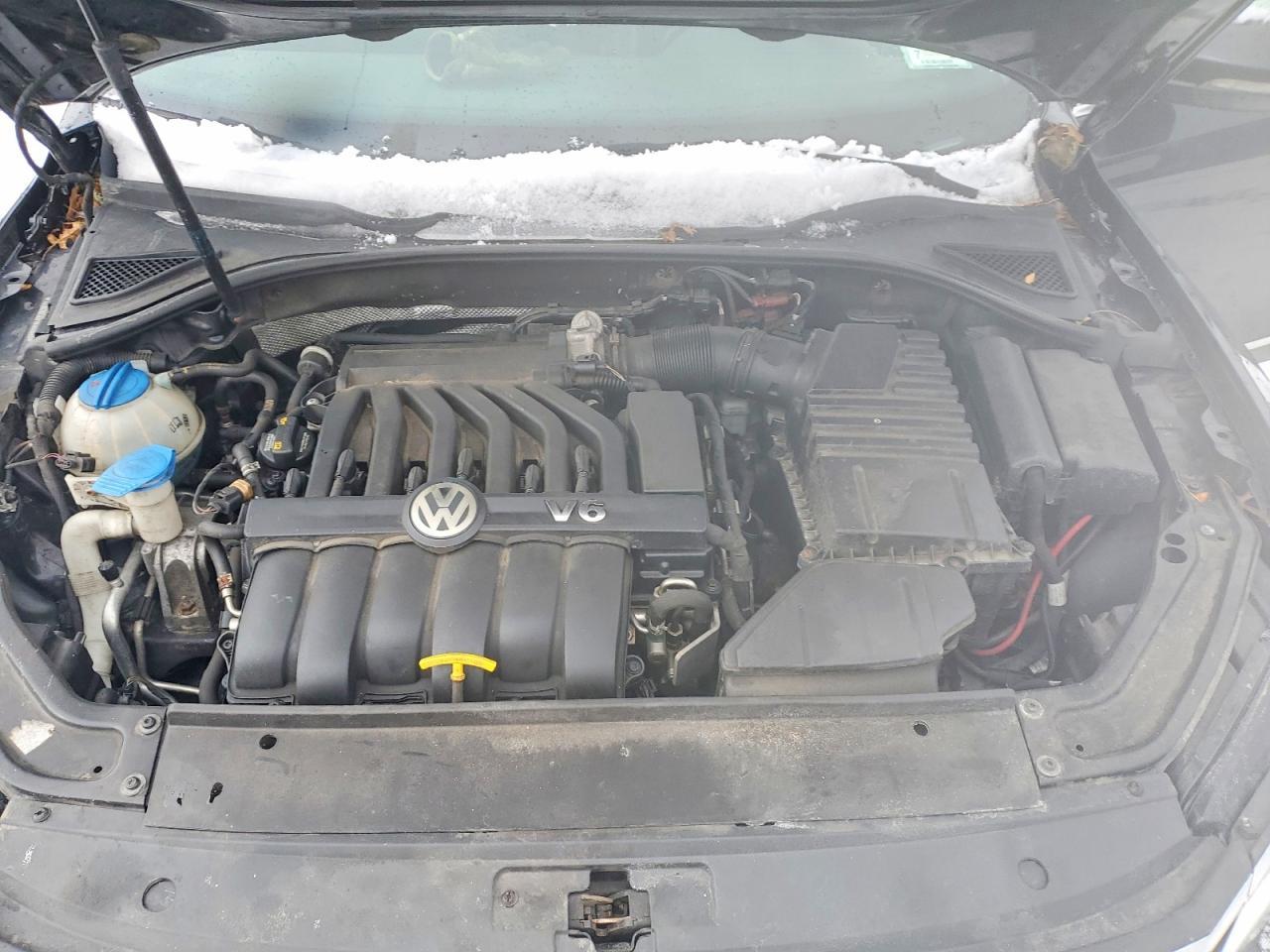 2017 VOLKSWAGEN Passat