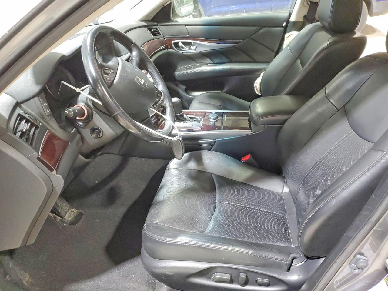 2016 INFINITI Q70