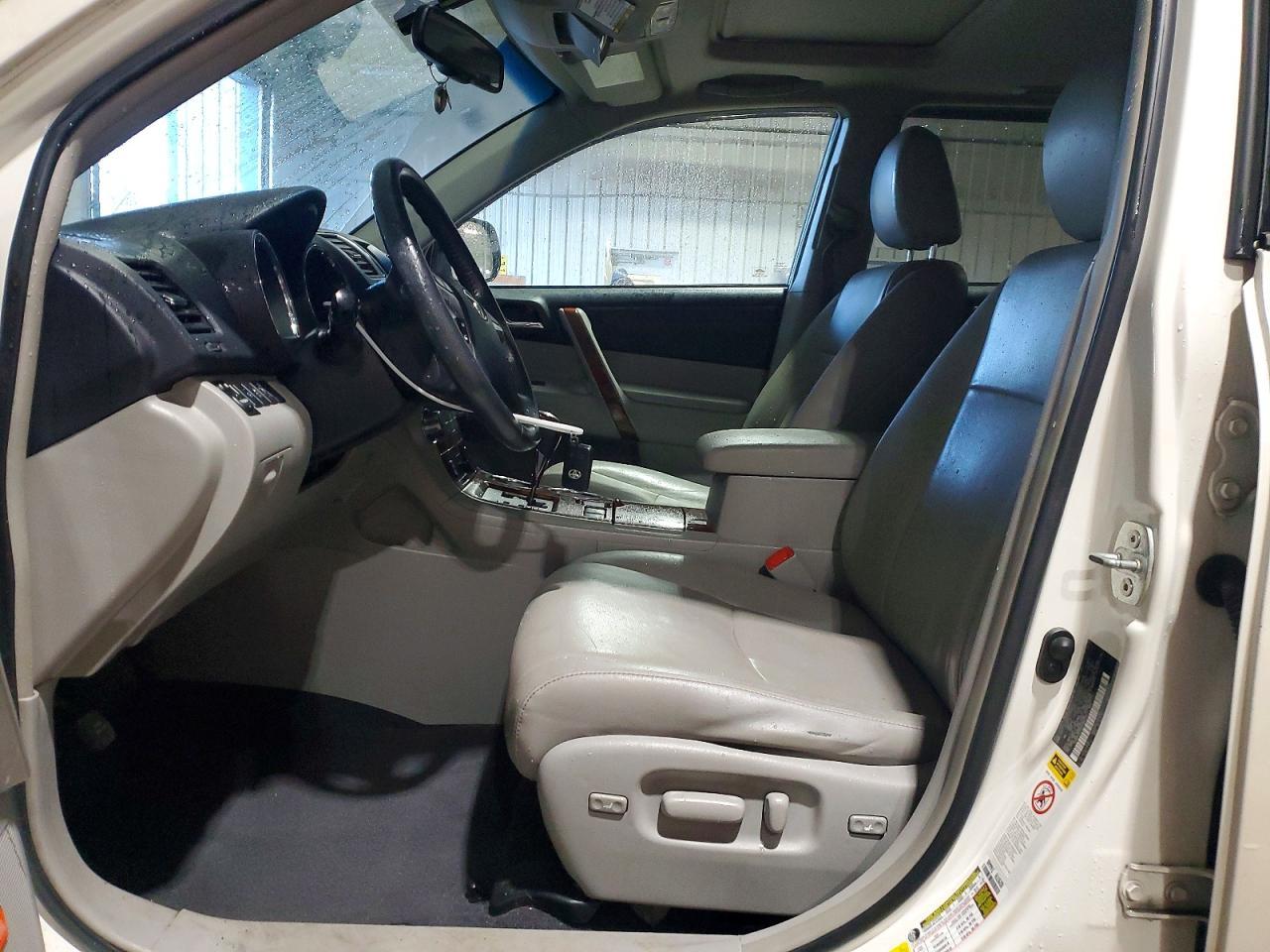2013 TOYOTA HIGHLANDER