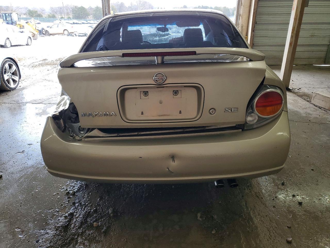 2002 NISSAN Maxima
