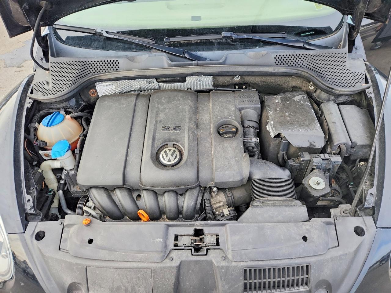 2013 VOLKSWAGEN Beetle