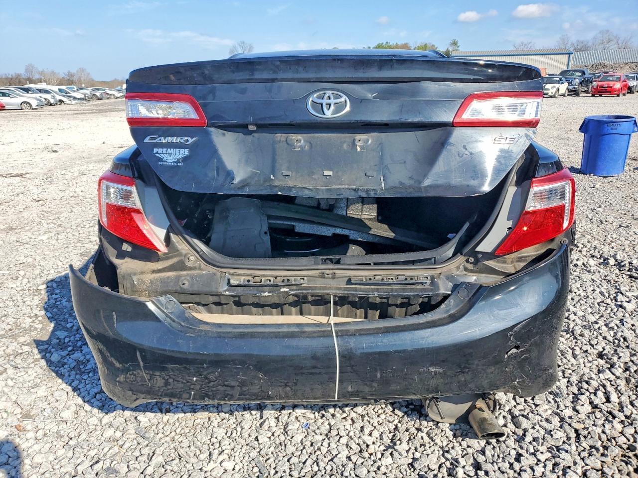 2014 TOYOTA CAMRY