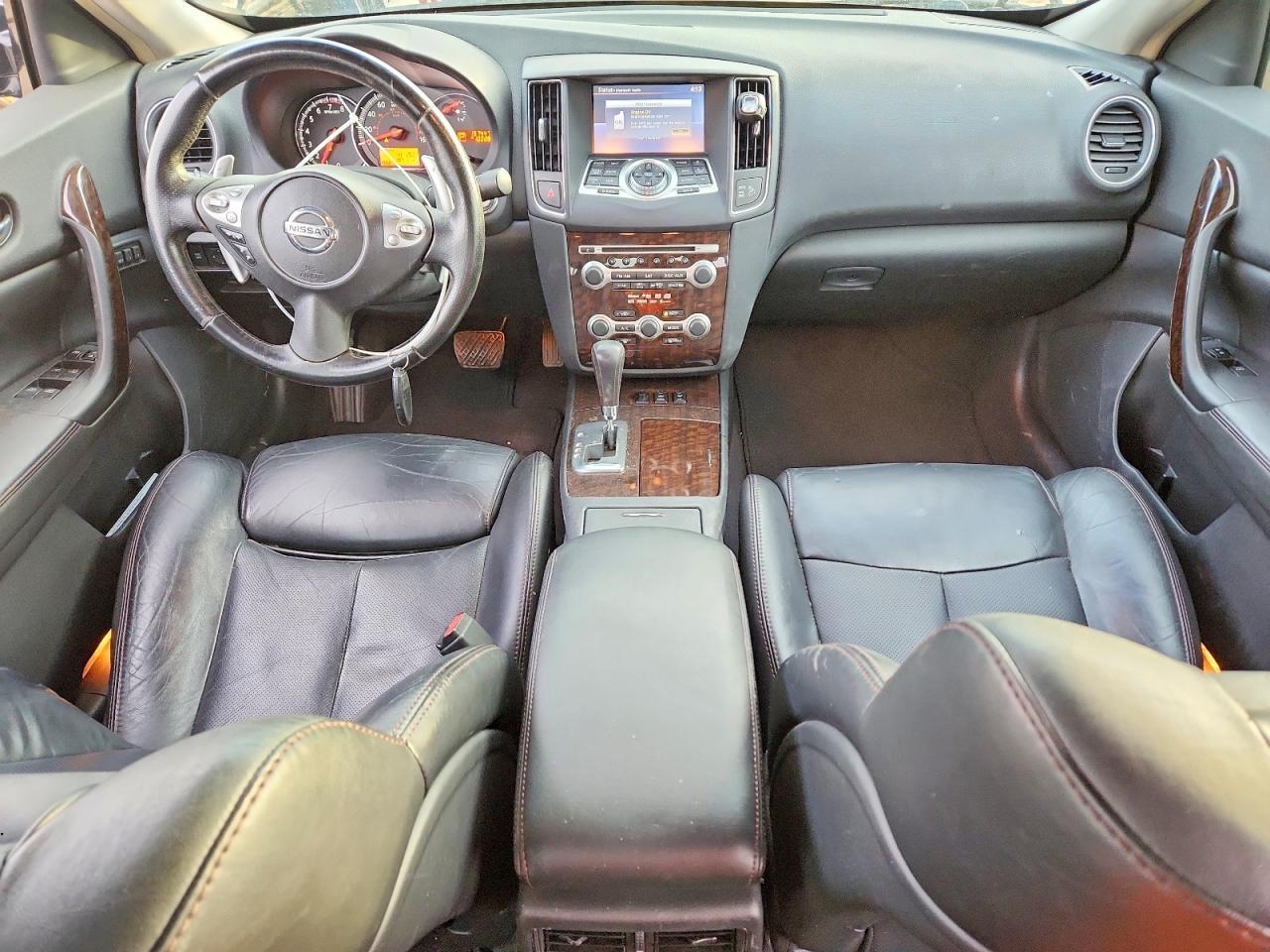 2010 NISSAN Maxima
