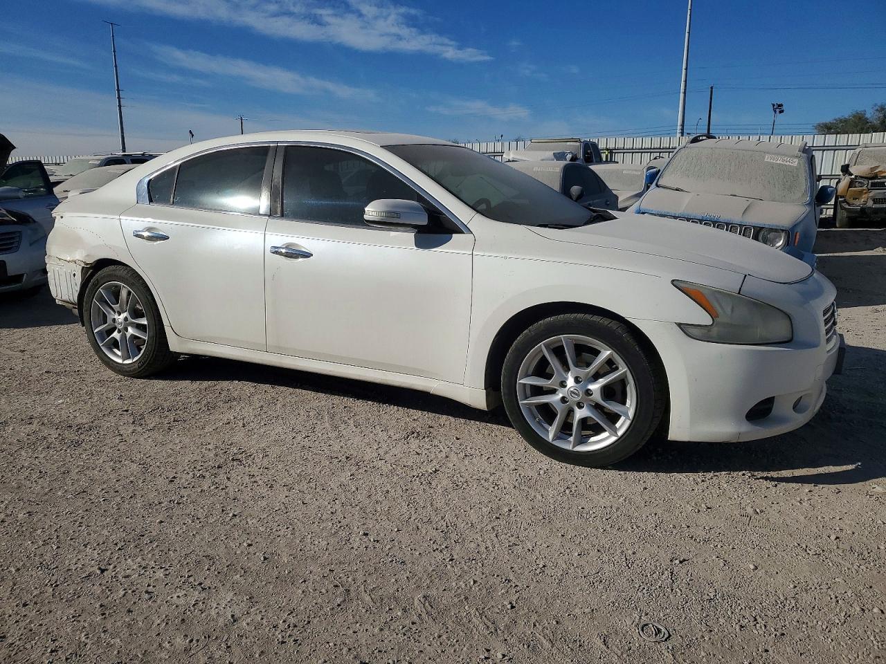 2010 NISSAN Maxima