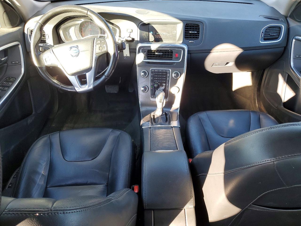 2016 VOLVO S60