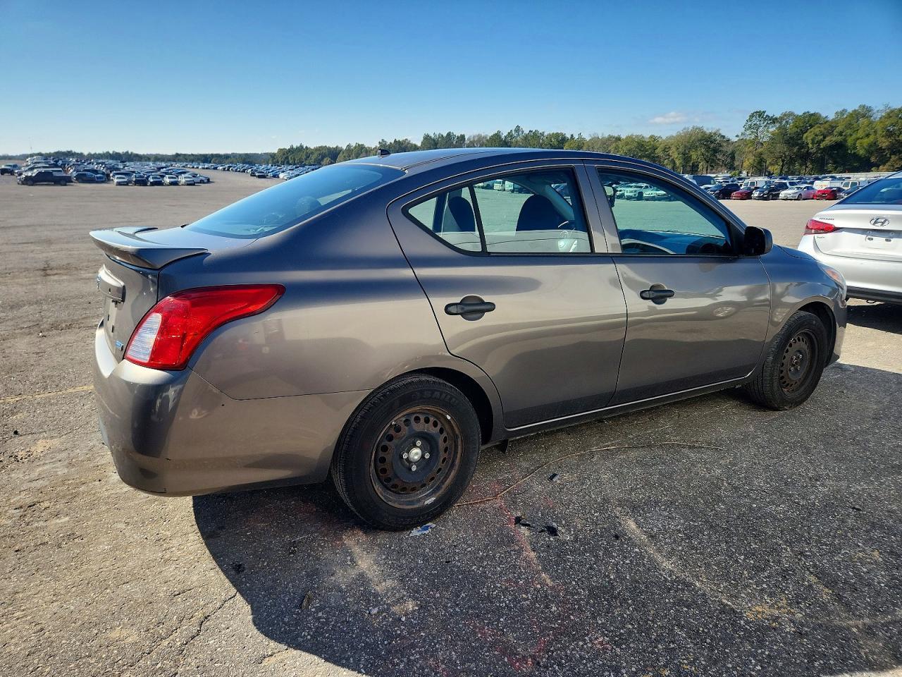 2015 NISSAN VERSA