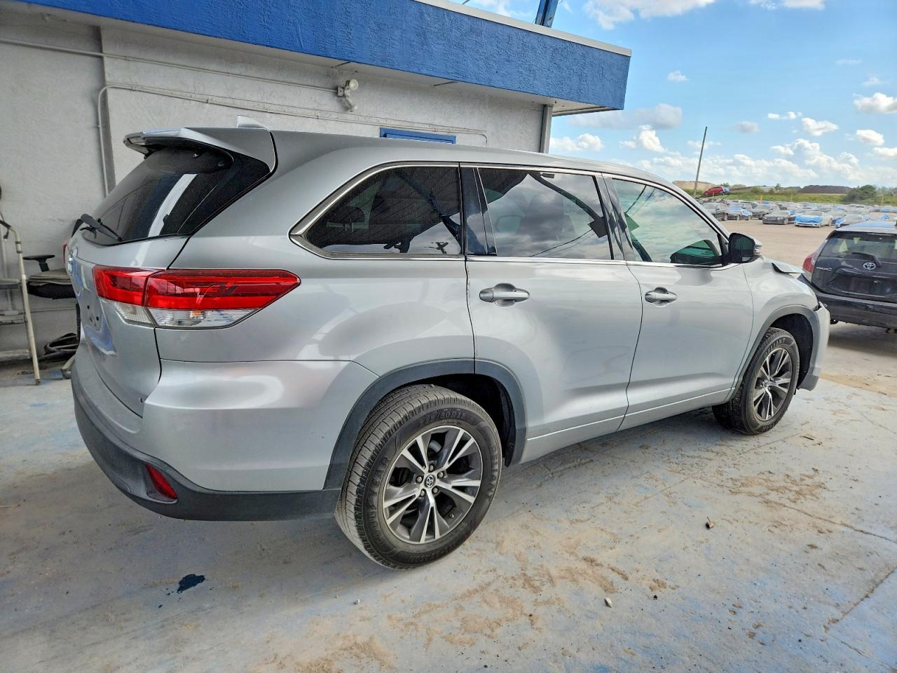 2018 TOYOTA HIGHLANDER