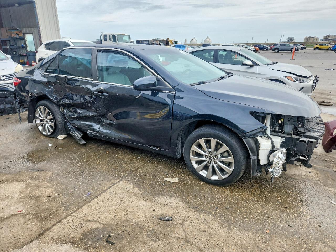2017 TOYOTA CAMRY