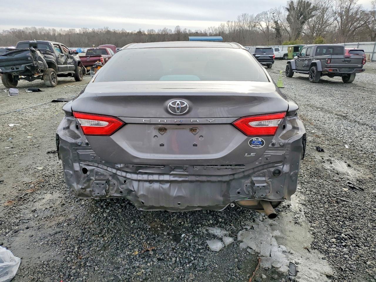 2018 TOYOTA CAMRY