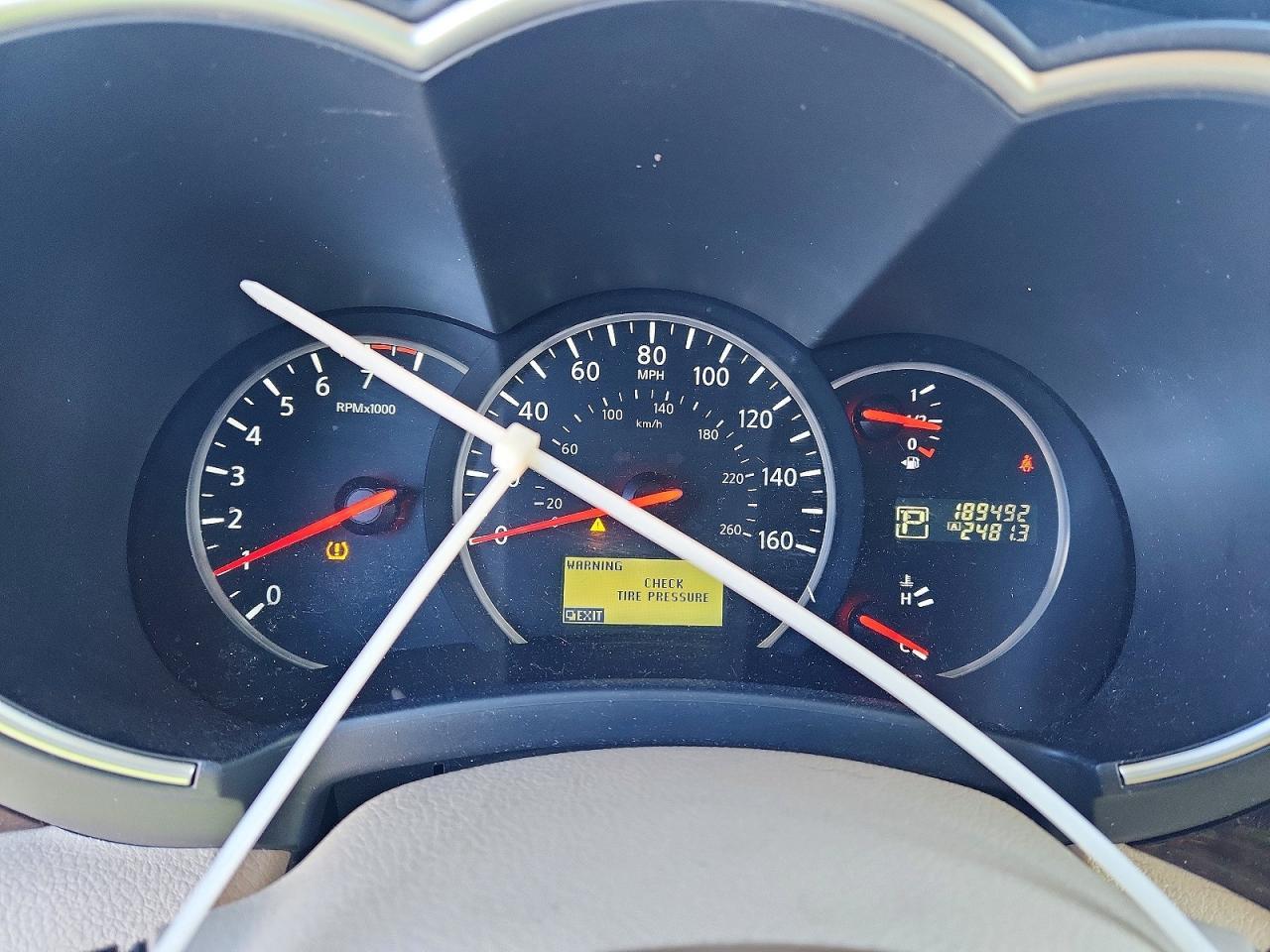 2014 NISSAN Quest