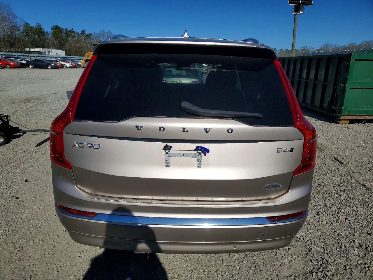 2023 VOLVO XC90