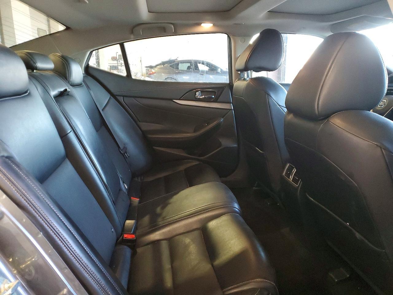 2017 NISSAN Maxima