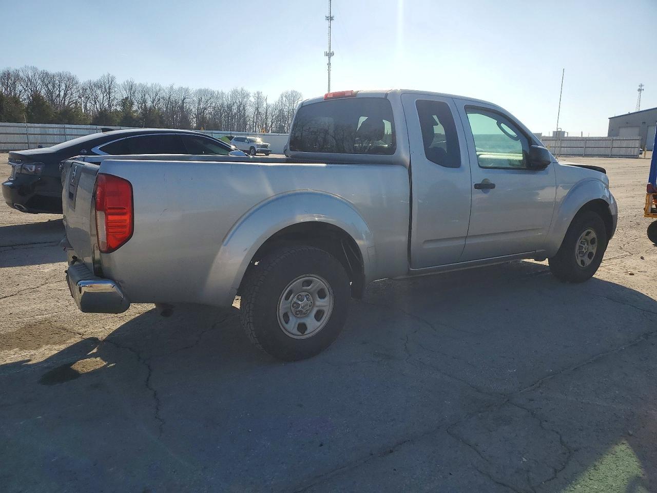 2011 NISSAN Frontier