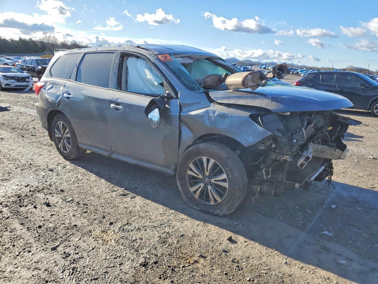 2017 NISSAN PATHFINDER