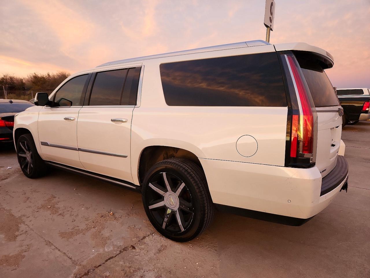 2018 CADILLAC Escalade ESV
