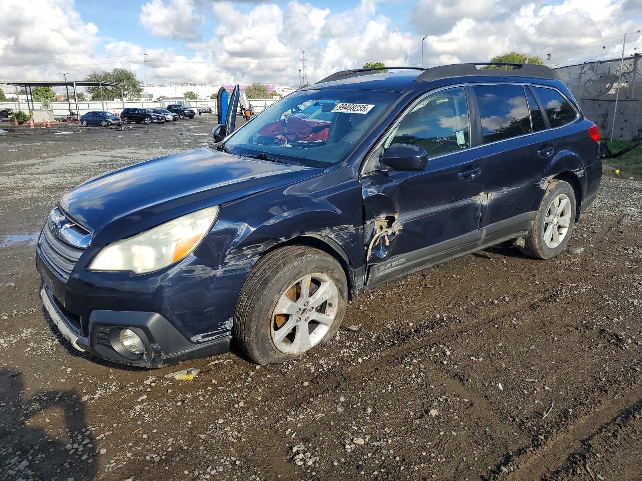2013 SUBARU Outback