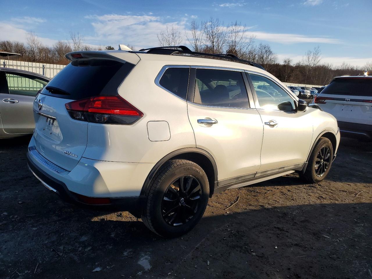 2017 NISSAN ROGUE