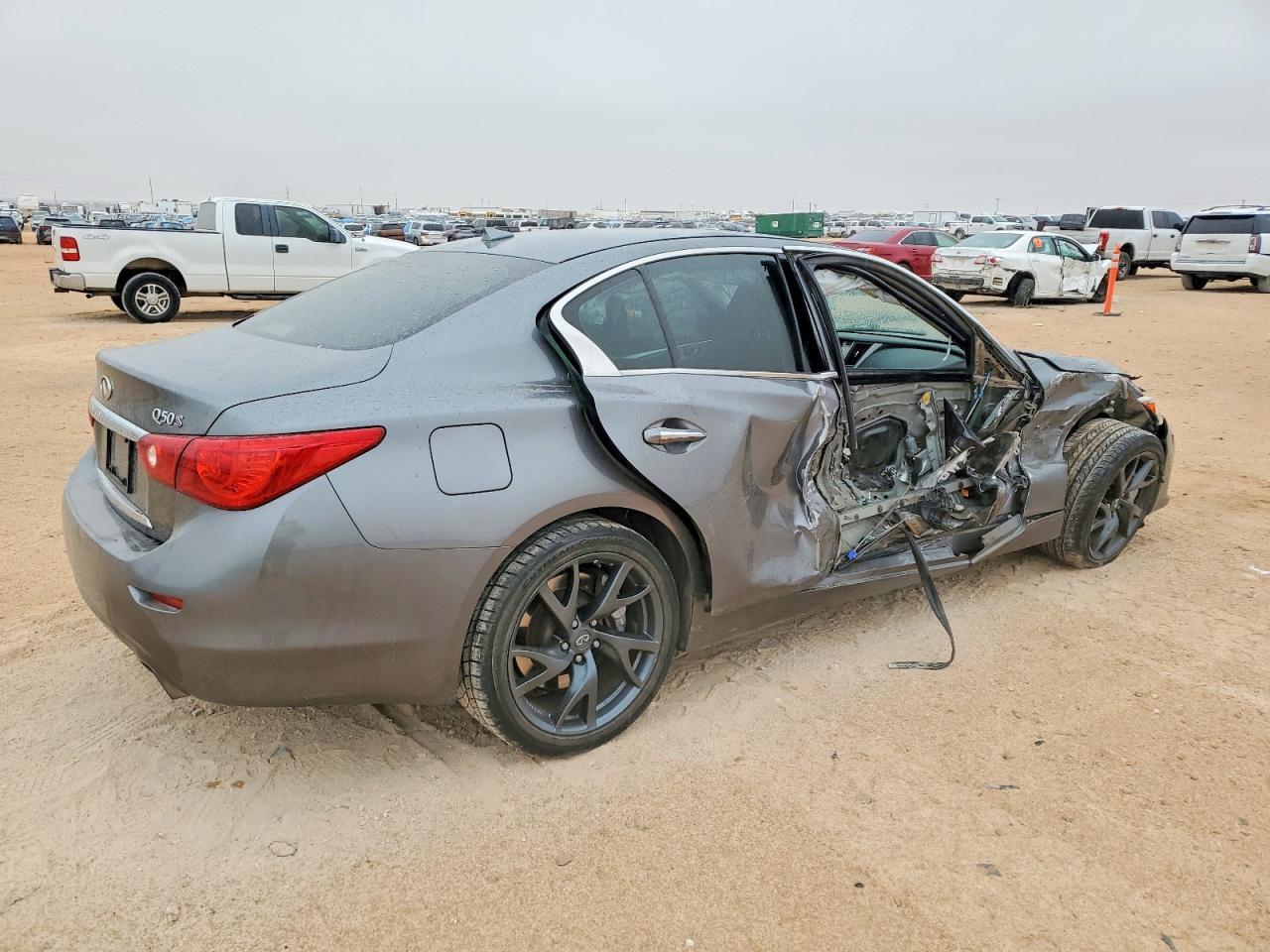 2015 INFINITI Q50