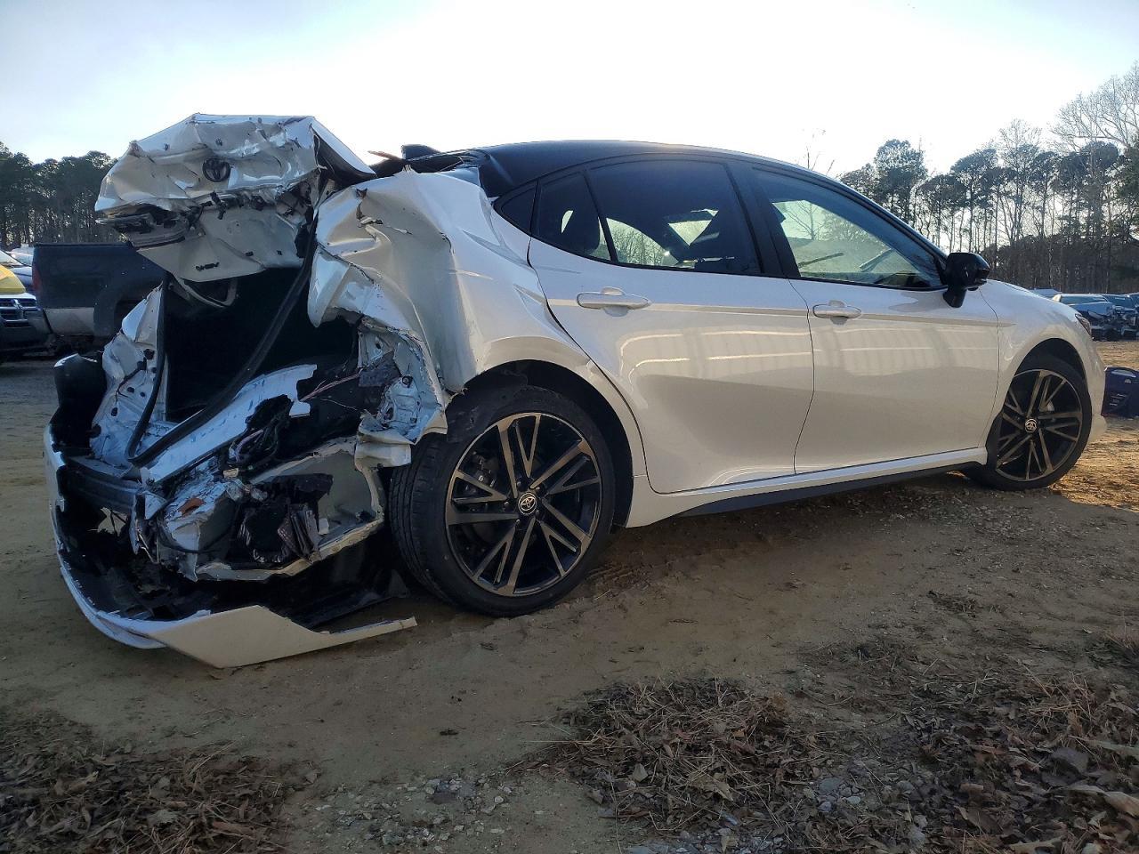 2025 TOYOTA CAMRY